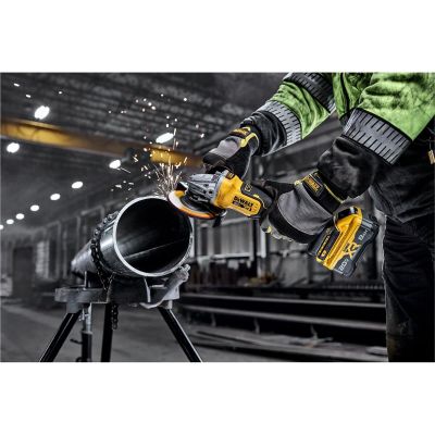 DWTDCG410VSB image(0) - DEWALT 20V MAX* XR&reg;Brushless Cordless 4-1/2-in. - 5-in. (114mm - 127mm) Variable Speed Paddle Switch Angle Grinder (Tool Only)